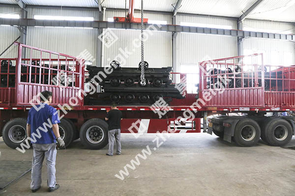 中煤集团一批矿用平板车发往新疆巴里坤